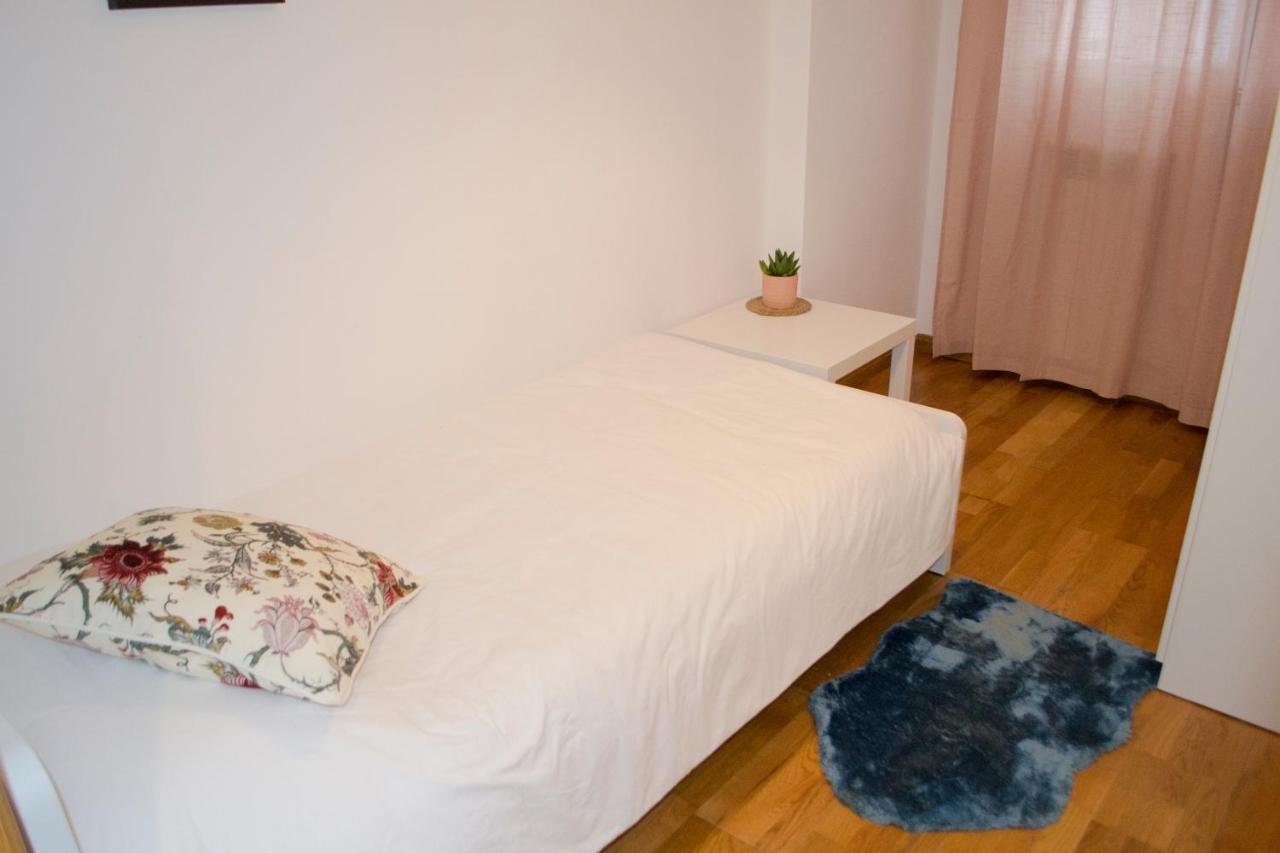 Apartamenticos Torrenueva I Zaragoza Kültér fotó